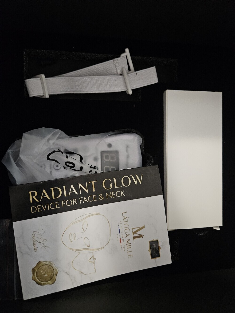 Luxury EMS LED Face & Neck Skin Tightening Rejuvenation Device Anti Aging - Picture 9 of 11